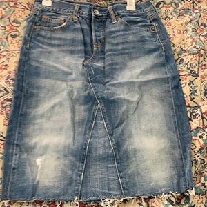 Like New Never Warn lightly distressed 1969 style Gap button fly Jean skirt